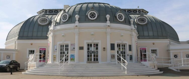 The Addams Family Musical | Worthing Pavilion | Review